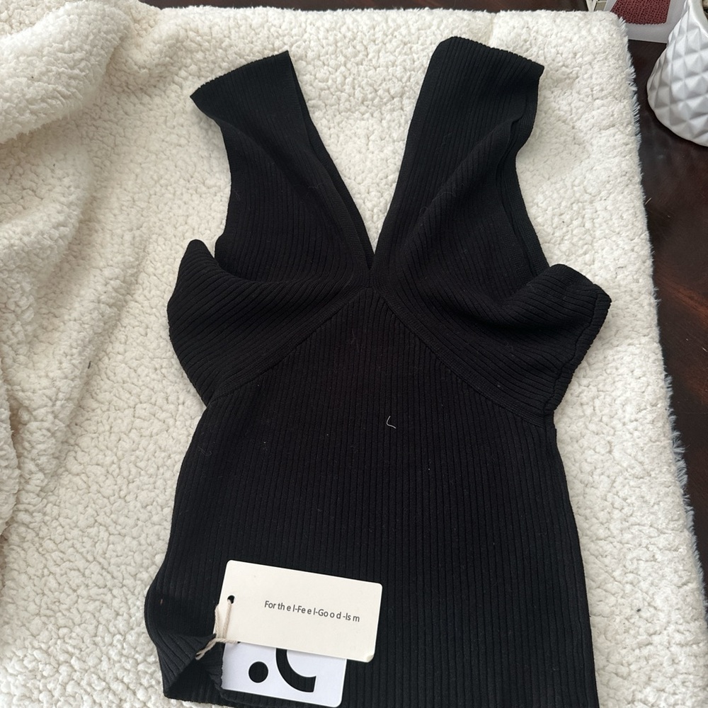 Commense Black Ribbed top - Picture 2 of 4